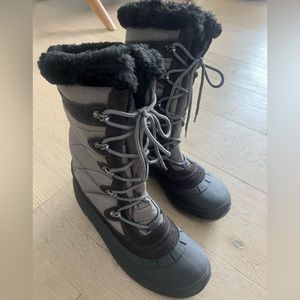 Kamik winter waterproof snow boots, black faux fur lined. Worn once. Size 9